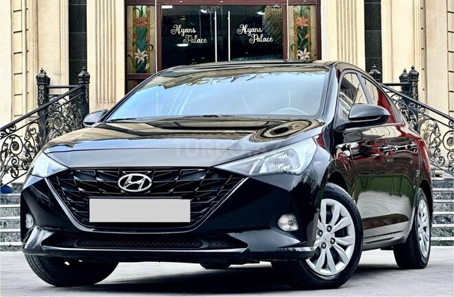 Hyundai Accent-2
