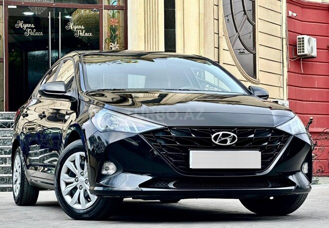 Hyundai Accent-1