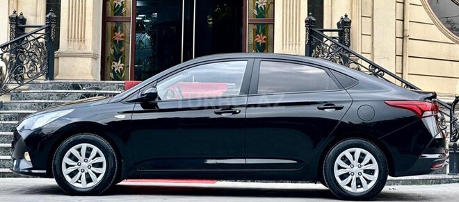 Hyundai Accent-8
