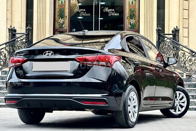 Hyundai Accent-10