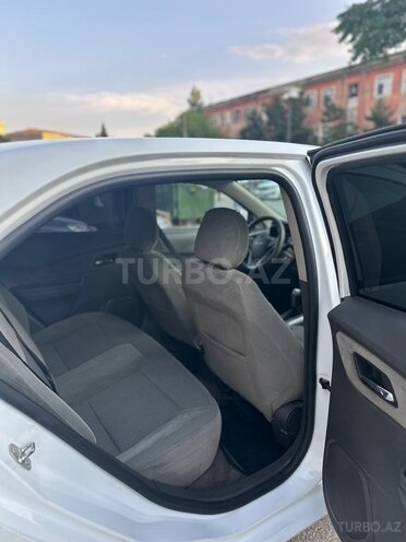 Chevrolet Cobalt-12