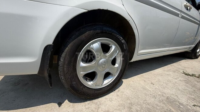 Hyundai Accent-6