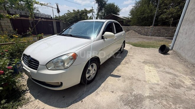Hyundai Accent-7