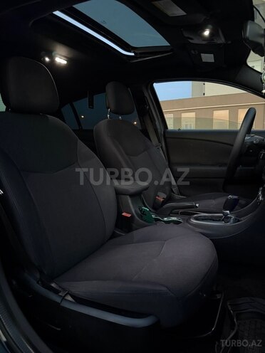 Chrysler 200-11