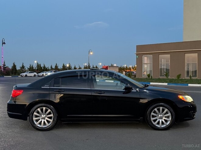 Chrysler 200-8
