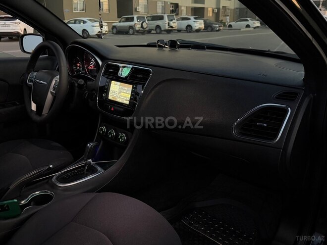 Chrysler 200-14