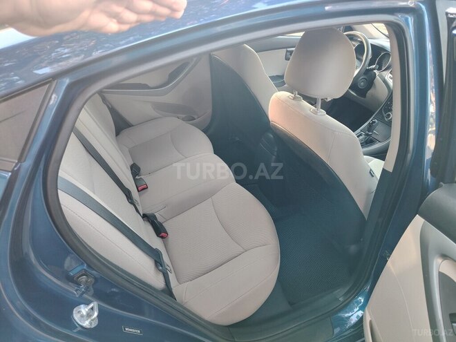 Hyundai Elantra-7