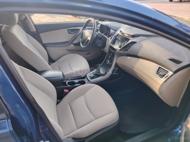 Hyundai Elantra-6