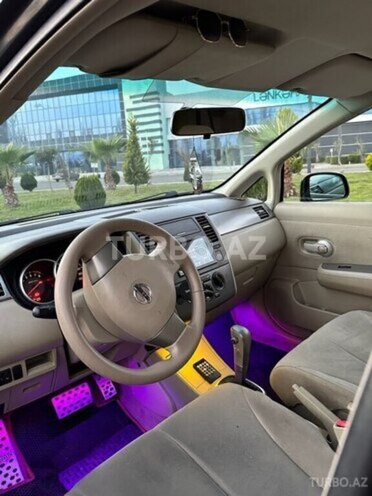 Nissan Tiida-6