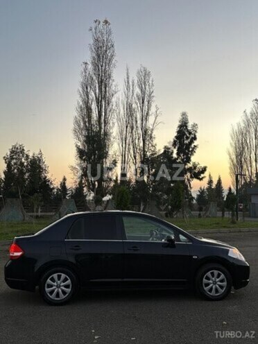Nissan Tiida-7