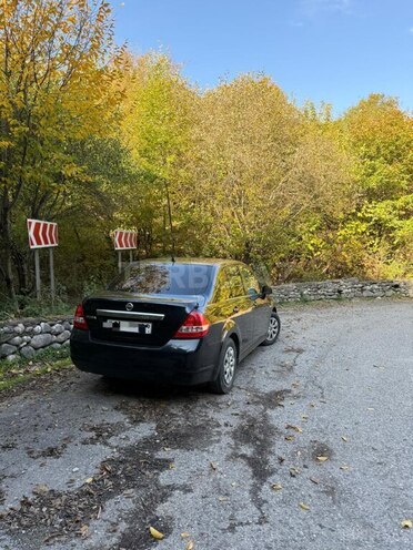 Nissan Tiida-2