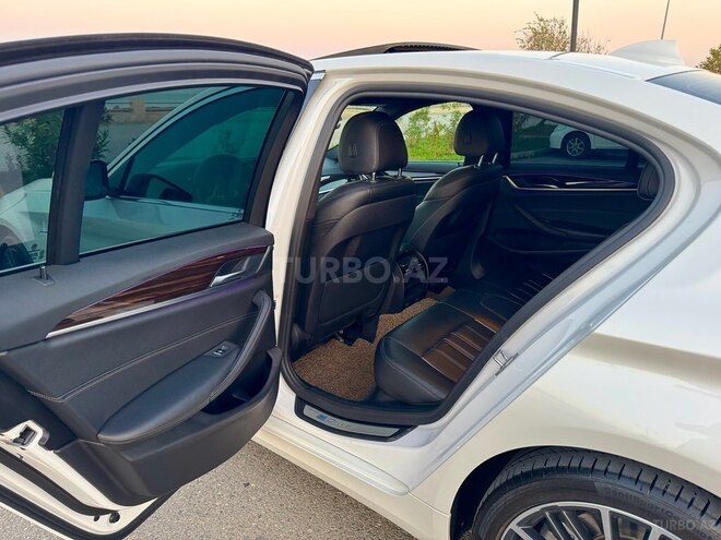 BMW 530e-8