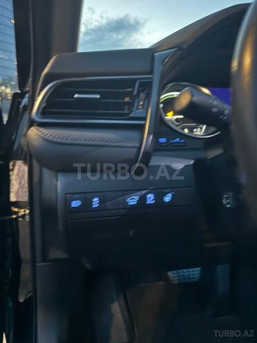Toyota Camry-7