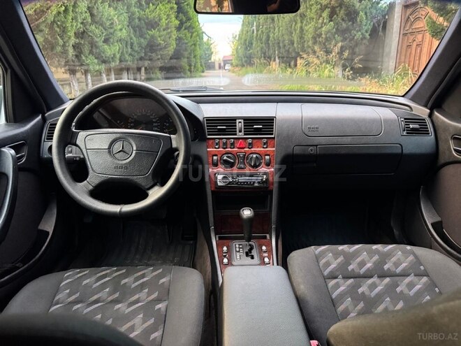Mercedes C 180-7