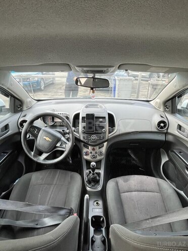 Chevrolet Aveo-5