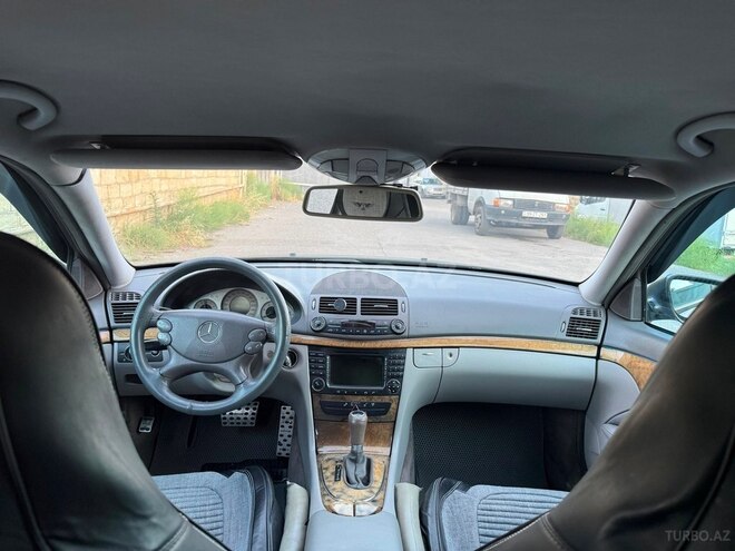 Mercedes E 320-13