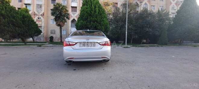 Hyundai Sonata-2