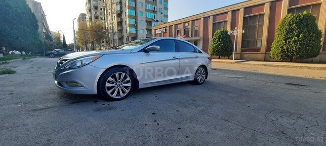 Hyundai Sonata-4