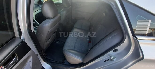 Hyundai Sonata-11