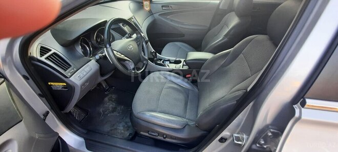 Hyundai Sonata-9