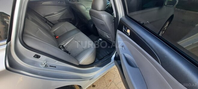 Hyundai Sonata-10