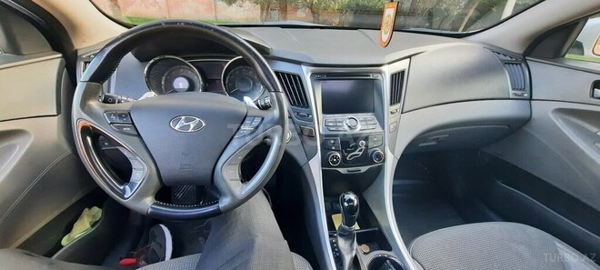 Hyundai Sonata-8