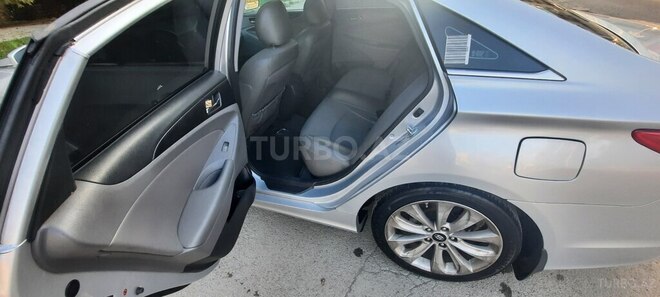 Hyundai Sonata-13
