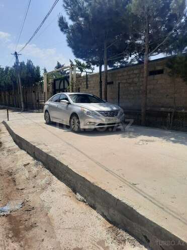 Hyundai Sonata-12