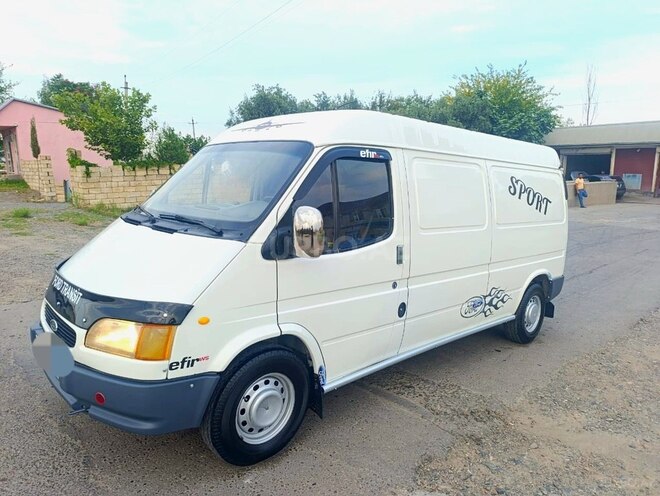 Ford Transit-3
