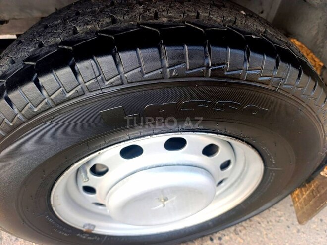 Ford Transit-10