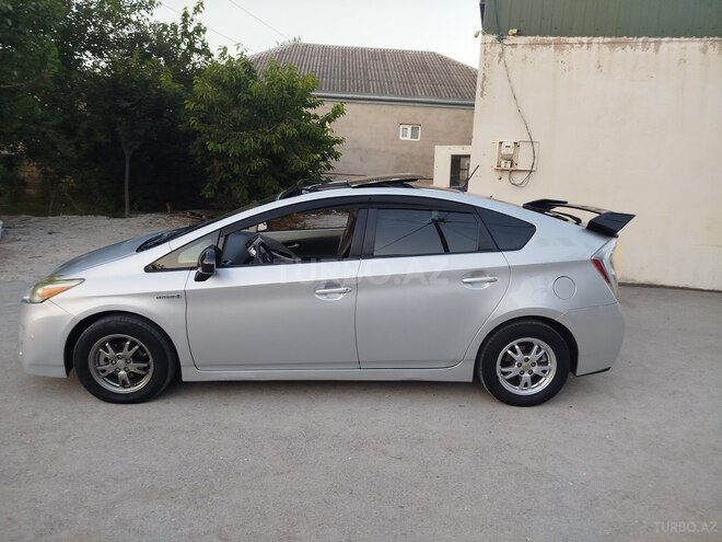 Toyota Prius-3