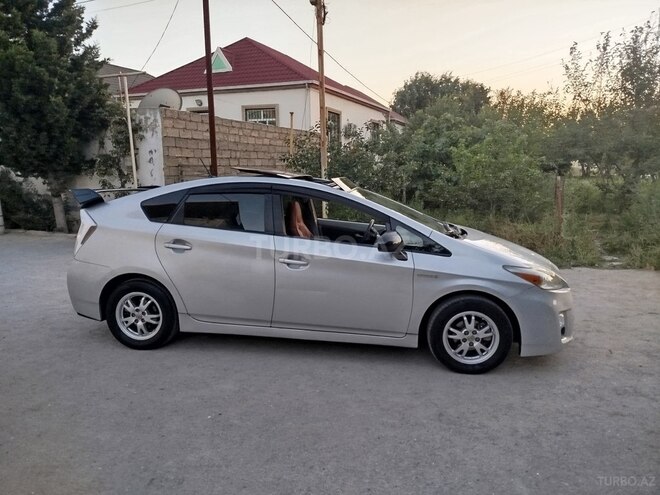 Toyota Prius-4