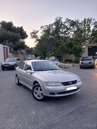 Opel Vectra-4