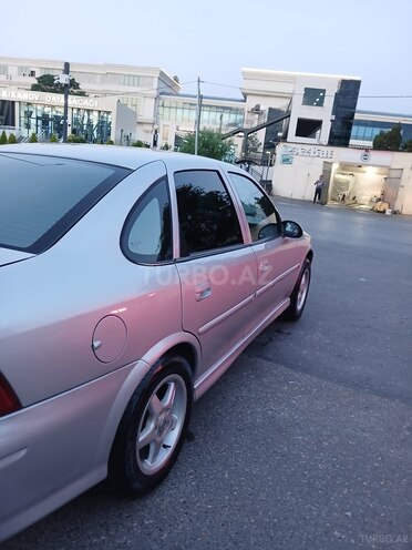 Opel Vectra-14