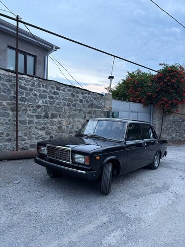 LADA (VAZ) 2107-2