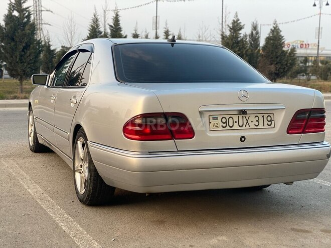 Mercedes E 240-2