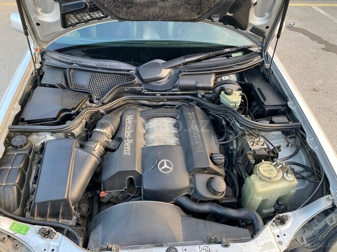 Mercedes E 240-8