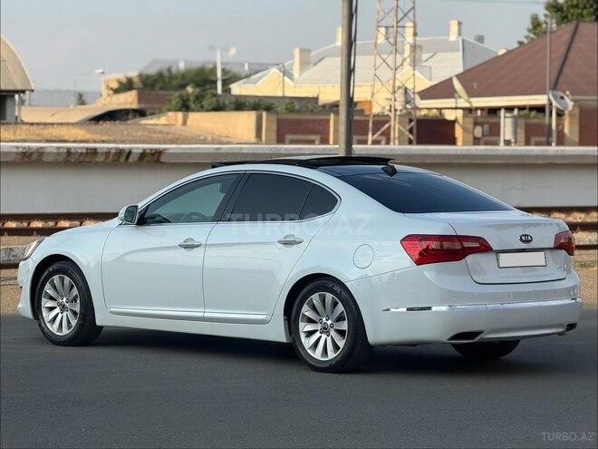 Kia Cadenza-7