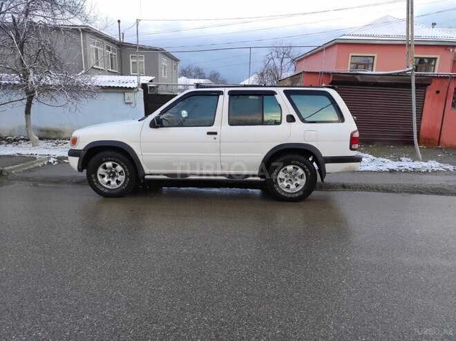 Nissan Pathfinder-5