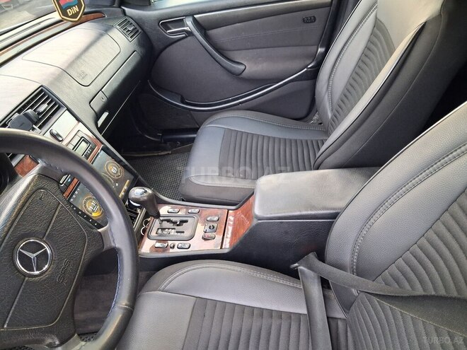 Mercedes C 200-8