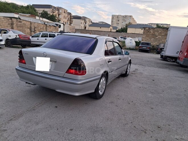 Mercedes C 200-11