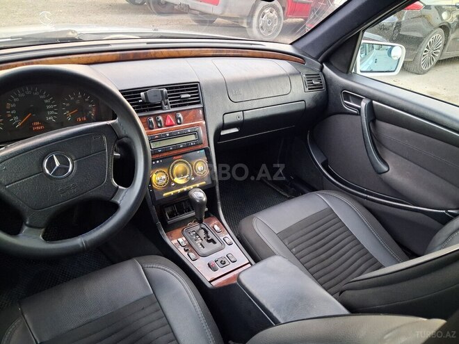 Mercedes C 200-13