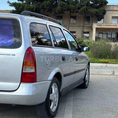 Opel Astra-11