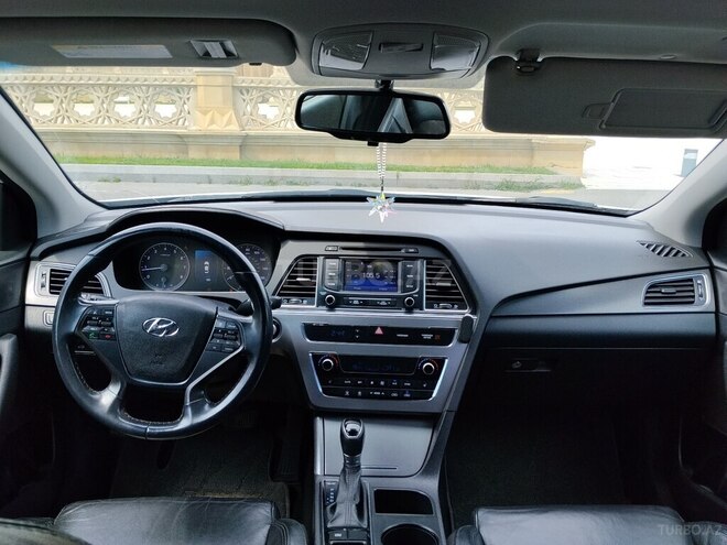 Hyundai Sonata-3