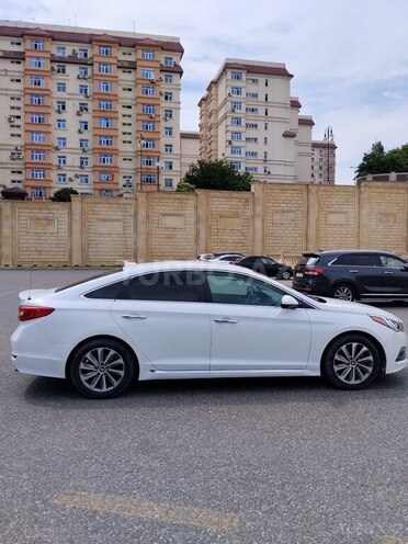 Hyundai Sonata-5