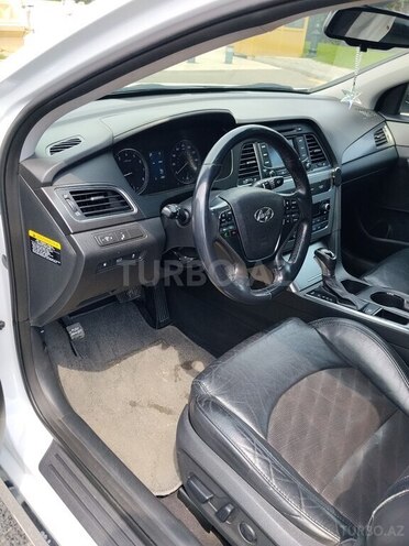Hyundai Sonata-10
