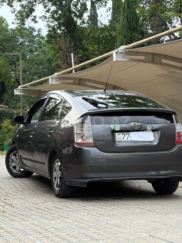 Toyota Prius-2