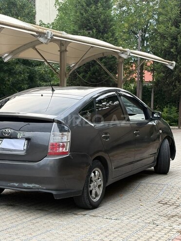 Toyota Prius-5