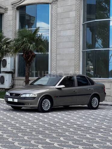 Opel Vectra-4