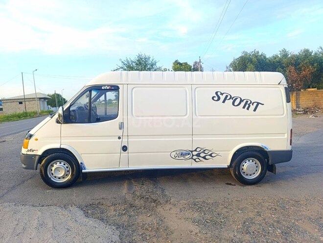 Ford Transit-5